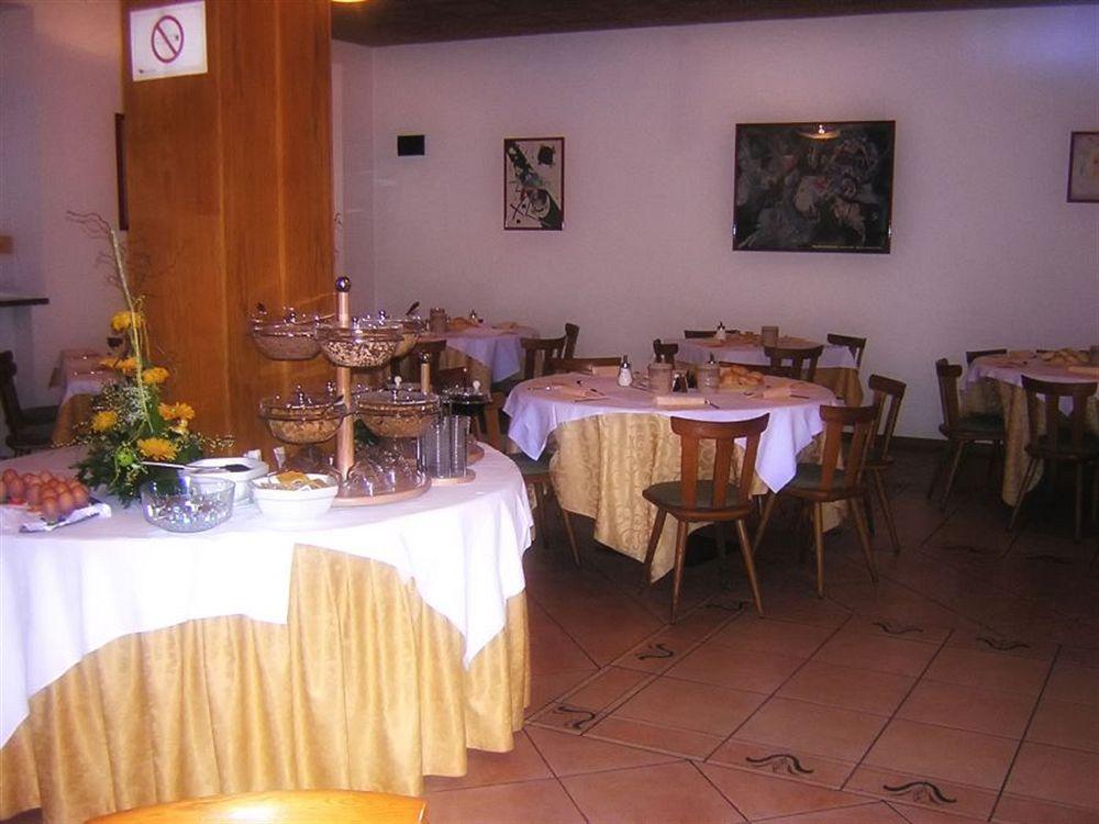 Segonzano Hotel Alle Piramidi מראה חיצוני תמונה