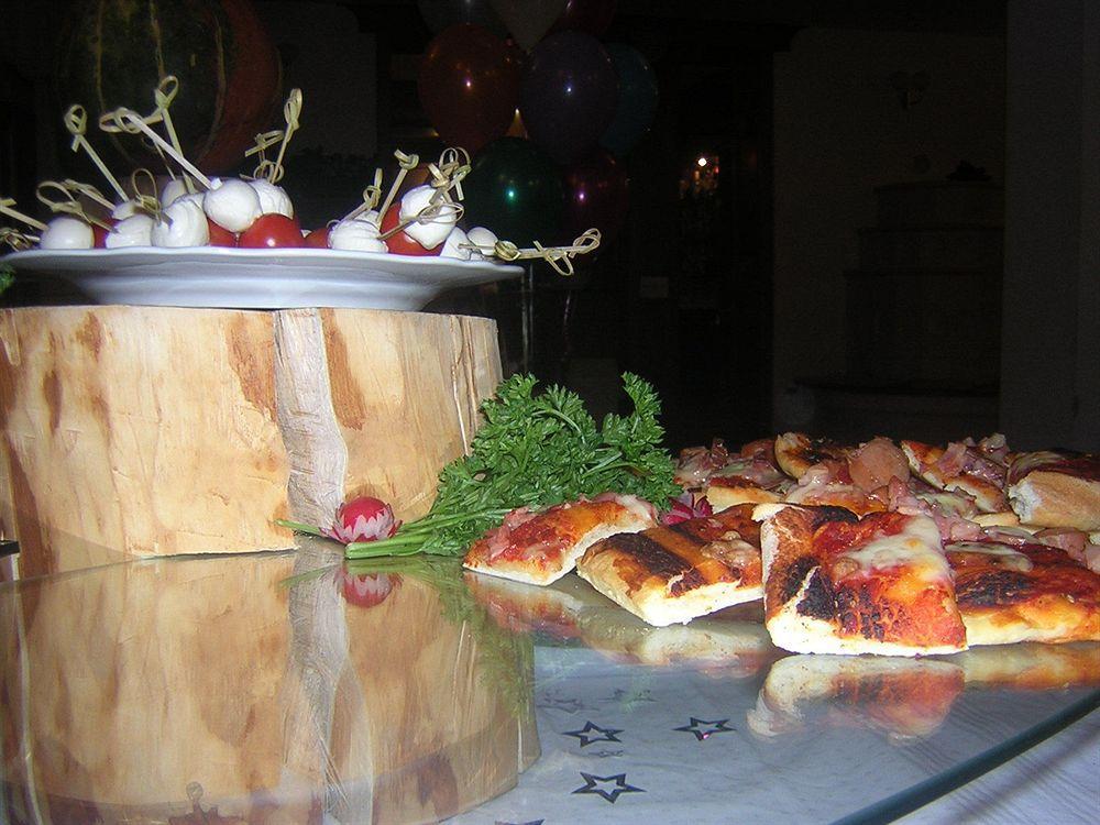 Segonzano Hotel Alle Piramidi מראה חיצוני תמונה