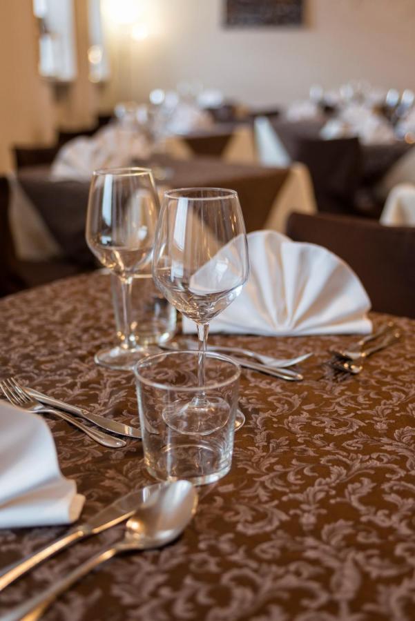 Segonzano Hotel Alle Piramidi מראה חיצוני תמונה