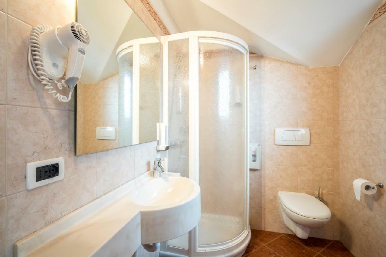 Segonzano Hotel Alle Piramidi מראה חיצוני תמונה